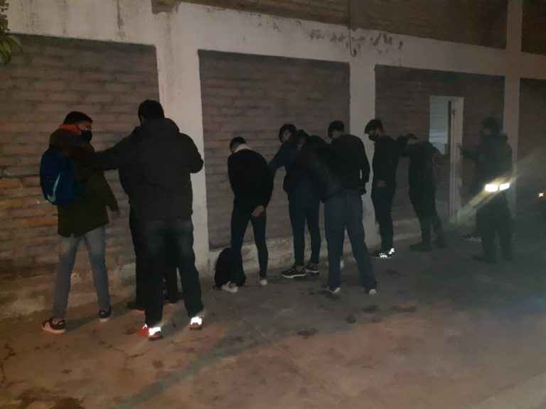 Desarticularon una fiesta clandestina en el barrio José Hernández