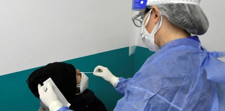 Confirman 18.389 nuevos casos y otras 576 muertes en las últimas 24 horas