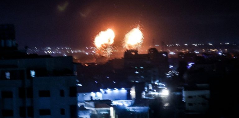 Israel lanza nuevos ataques aéreos sobre Gaza, tras una tarde de marchas y tensión