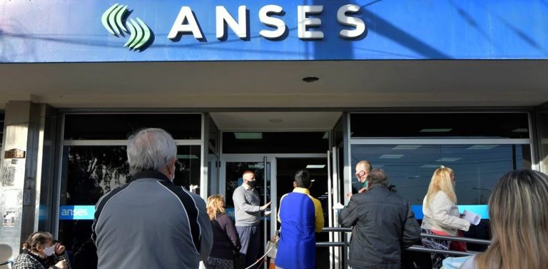 Jubilados: el Gobierno pagará un bono especial para compensar la inflación del trimestre