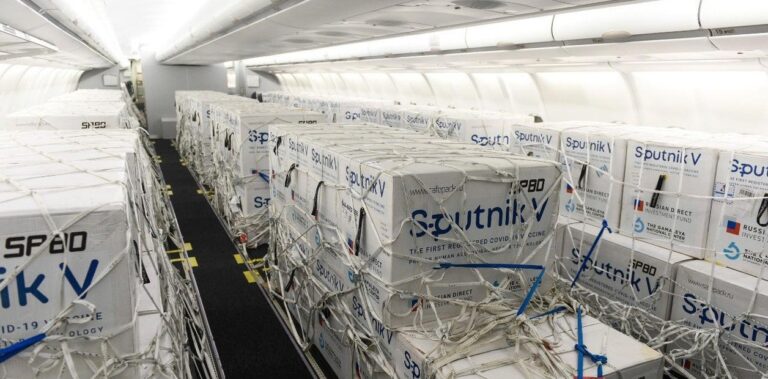 Llegaron 700 mil dosis de Sputnik V, la mitad del componente 2