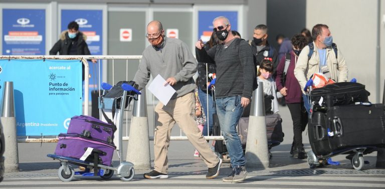 El avance de la variante Delta del coronavirus no para: ya se detectó en 74 países