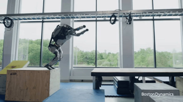 Los robots de Boston Dynamics ahora hacen parkour mejor que los humanos