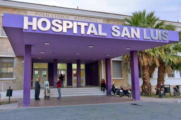 Los turnos para atención programada en el Hospital San Luis se tramitan en la ex Casa de Gobierno