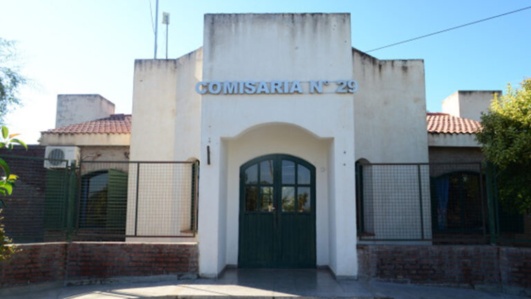 La Ribera: pasan a disponibilidad a 4 policías por agredir a una mujer