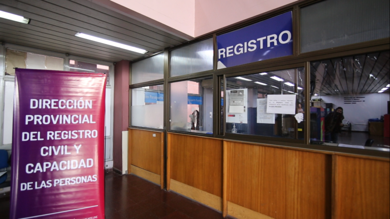 Elecciones: Registro Civil y Correo Argentino extenderán su atención al público para el retiro de DNI
