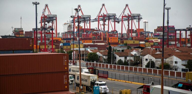 Un problema inesperado: se traba el comercio exterior por falta de contenedores