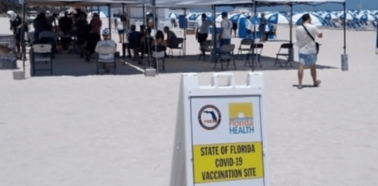 Las personas vacunadas contra el coronavirus en el exterior ya pueden obtener una constancia del Ministerio de Salud