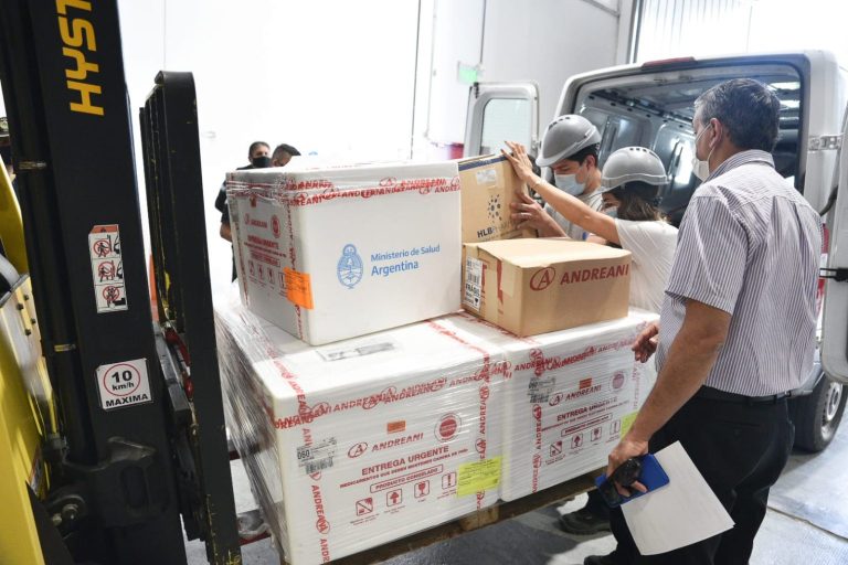 Entre este miércoles y jueves llegan a la provincia 61.735 nuevas dosis de vacunas contra el COVID-19
