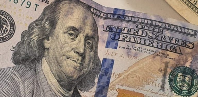 El Gobierno volvió a endurecer el cepo: nuevas trabas para comprar dólares en la Bolsa