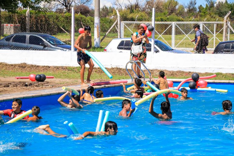 El club El Lince inauguró una pileta semiolímpica