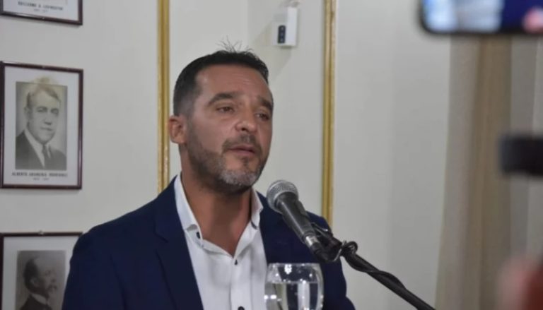 Tamayo anunció un aumento del 50% para el sueldo de los municipales