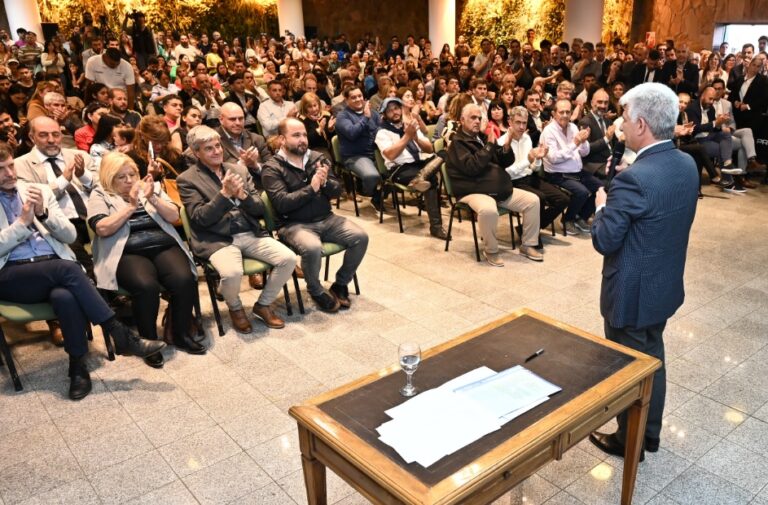 El gobernador presentó la segunda edición de “Mi Próximo Paso” y el programa “Mi Primer Emprendimiento”