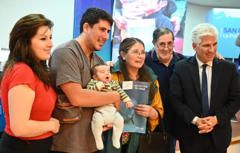 El Gobierno facilitó el trámite de escrituración a más de 2.000 familias