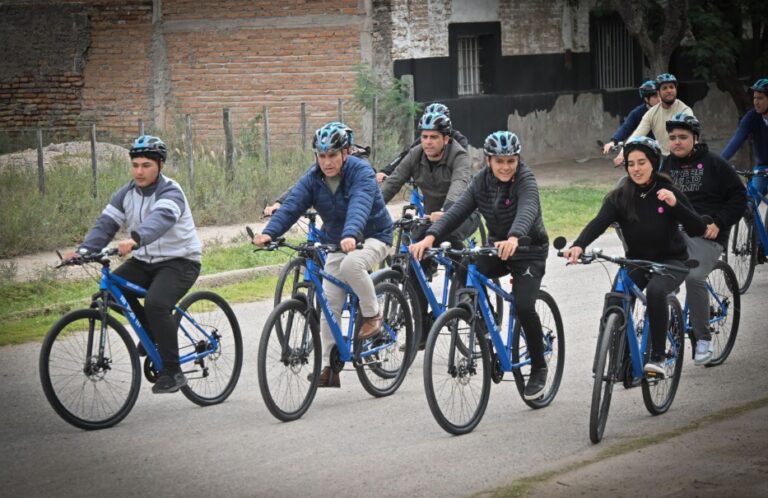 El Plan TuBi 2025 ya entregó más de 1.000 bicicletas y desde hoy 20 ruedan en Beazley