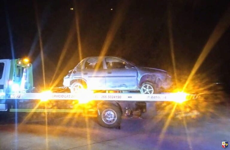 Susto en la Autopista 55: seis personas heridas tras caer a un barranco a bordo de un auto