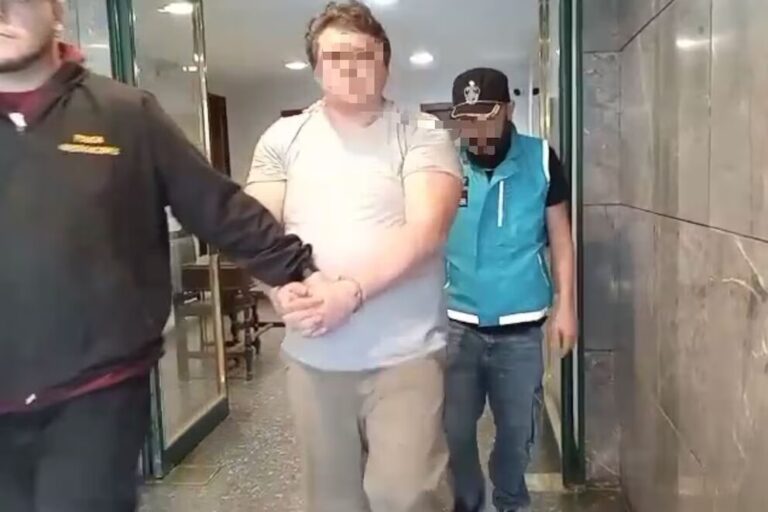 Quién es el “cuevero” ruso acusado de una ciberestafa de $300 millones que agredió a un fiscal