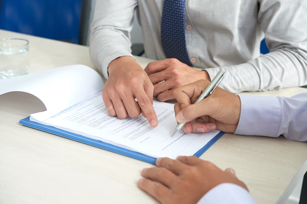 La insólita indemnización que deberá pagar una empresa de energía a dos ex empleados