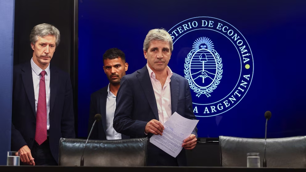Reservas: el Gobierno buscará cerrar esta semana el préstamo de un grupo de bancos para sumar USD 2.000 millones al BCRA