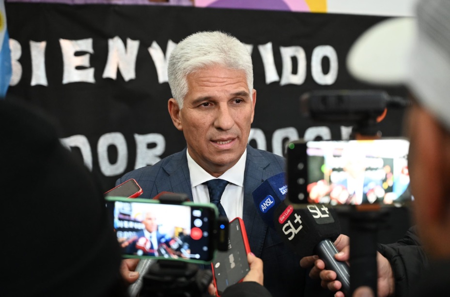El Gobernador anunció que pagará sueldo y aguinaldo el 30 de junio