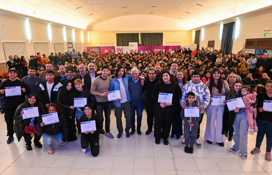 La Provincia fortaleció el emprendedurismo con la entrega de más de 250 certificados