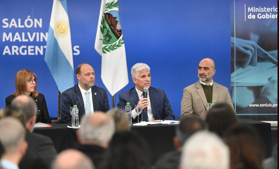 Poggi encabezó una capacitación tras la adhesión de San Luis a la Ley de Riesgo de Trabajo