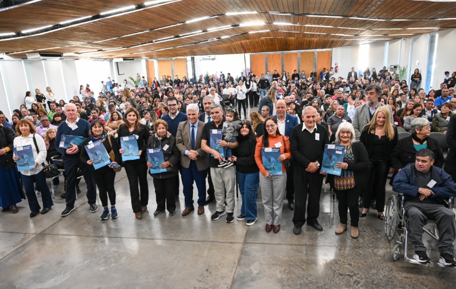 Seguridad jurídica: 140 familias sanluiseñas recibieron la escritura de sus viviendas