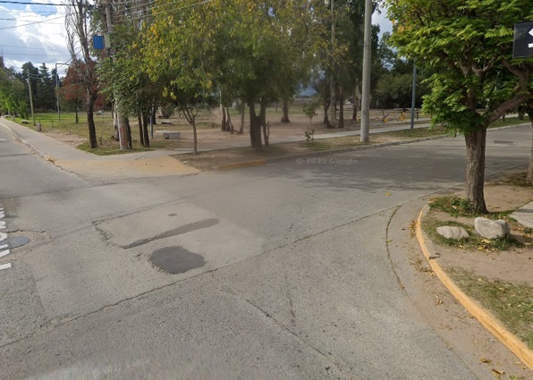 Policías rescatan a una mujer desvanecida en medio de un incendio y fuga de gas