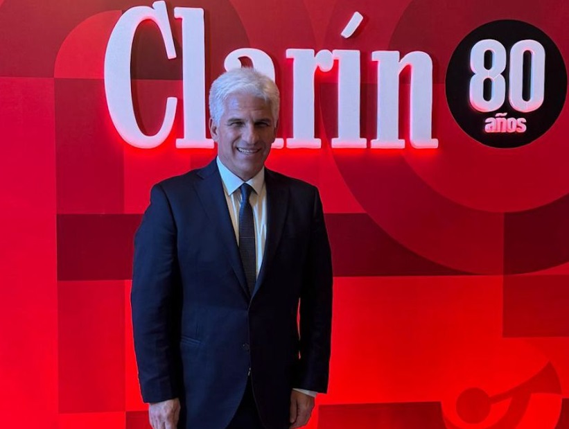 El Gobernador participó de los actos conmemorativos por los 80 años de Clarín