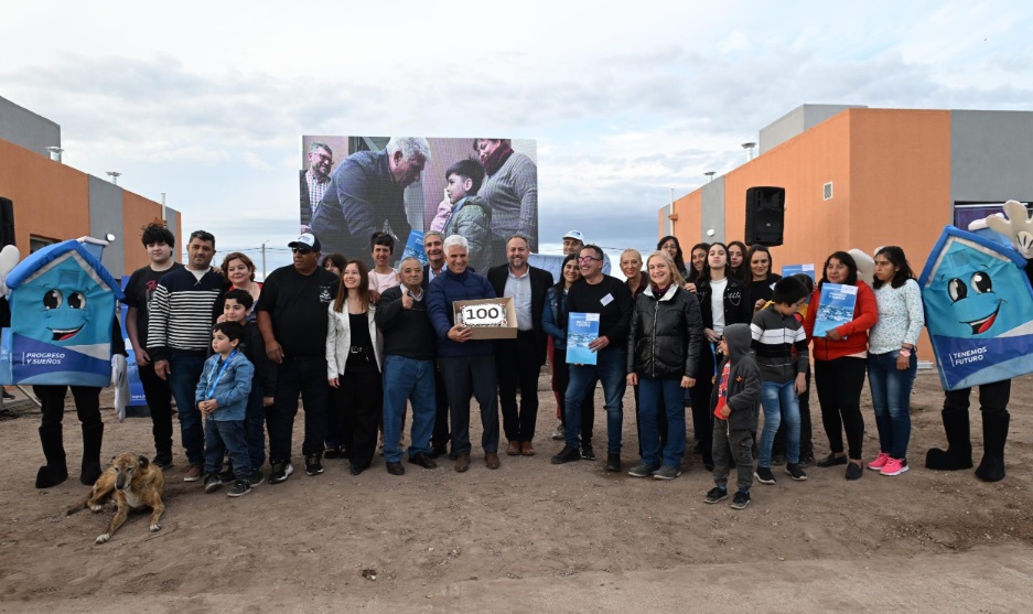 El Gobierno superó las 100 casas entregadas en la segunda gestión de Poggi