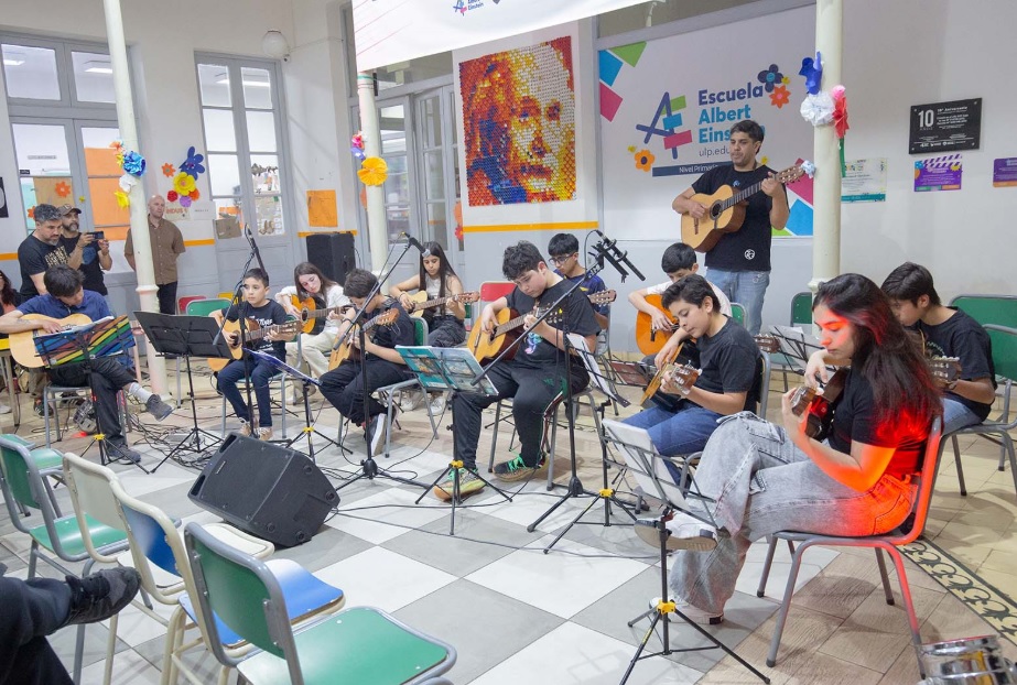 La Escuela de Música ULP continúa con el ciclo “Micrófono Abierto”