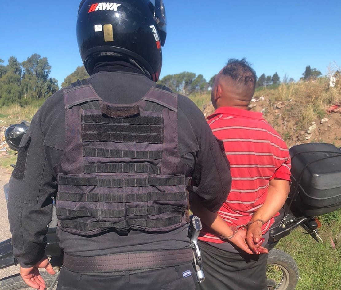 San Luis: demoraron a un sujeto que incumplió una orden de restricción de acercamiento, intentó agredir a su expareja e hirió con un arma blanca a un amigo de la mujer