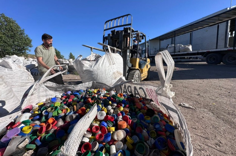La planta recuperadora “Peuma” envió más de tres toneladas de tapitas a la Fundación Garrahan